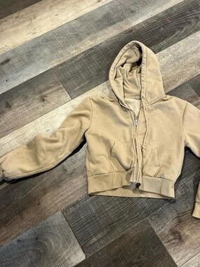 Brandy Melville Cropped Hoodie in Beige/Tan